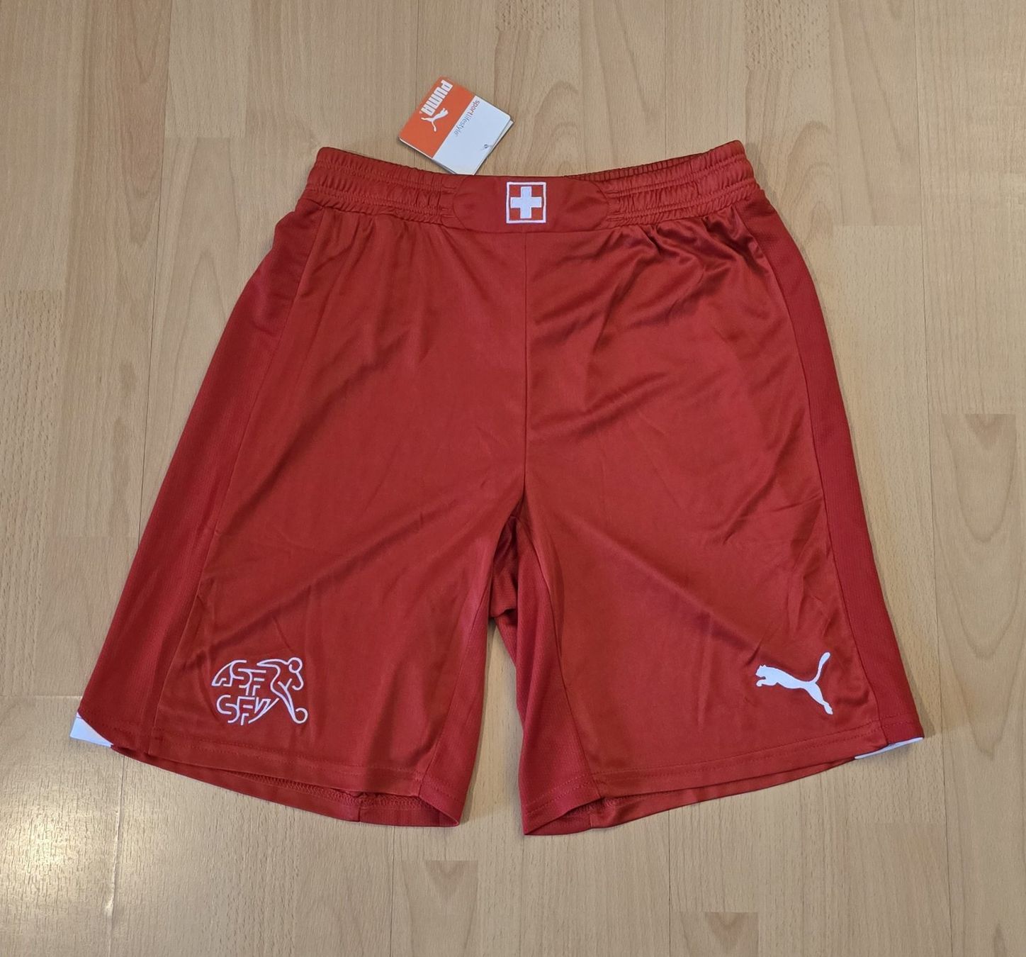 Puma Pantaloni: Schweiz Nati Puma Shorts, Grosse S – Usato da Le Mouret venduto da Pantini