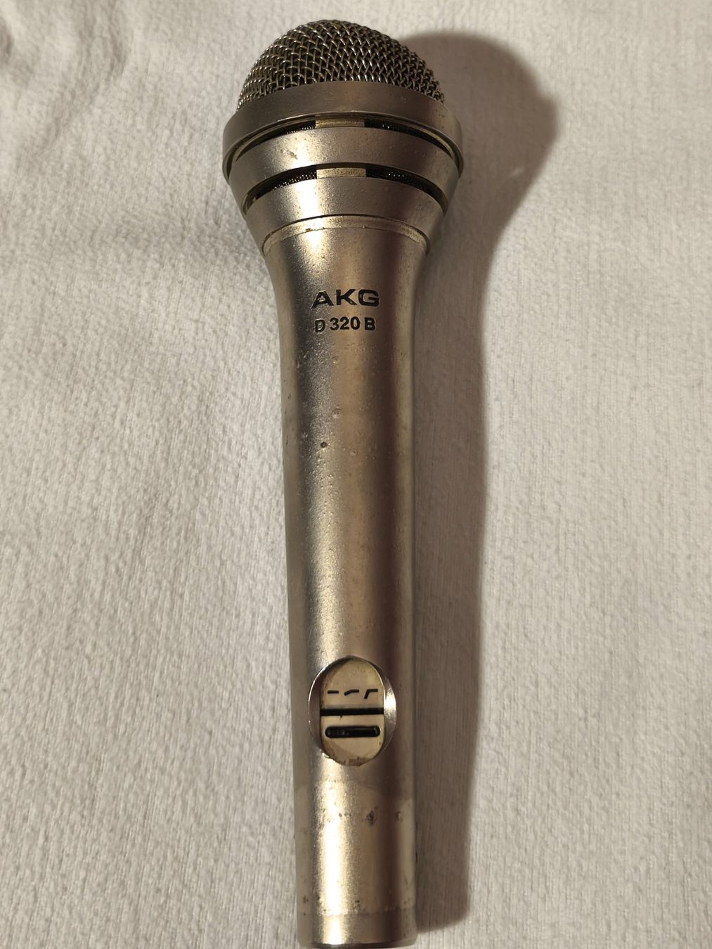 Akg Mikrofone: AKG D-320 B Mikrofon Vintage / Dynamic Microphone  / No.2 – Gebraucht aus Bettlach von Rockingfish