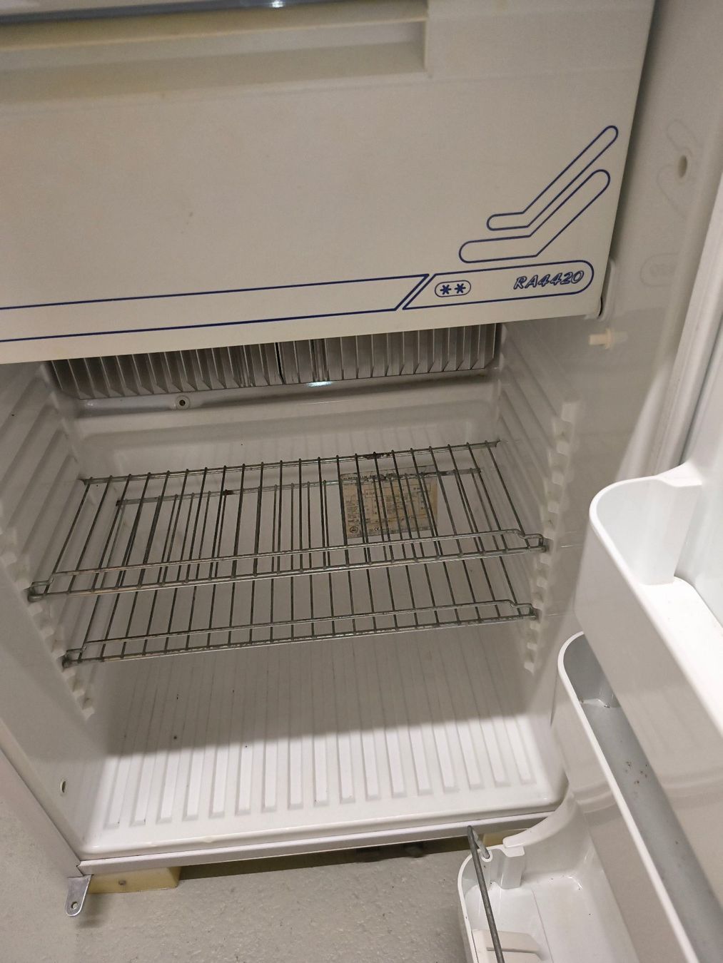 Electrolux Frigoriferi: Electrolux Gaskühlschrank RA 4420 – Usato da Jona venduto da odloreg 2