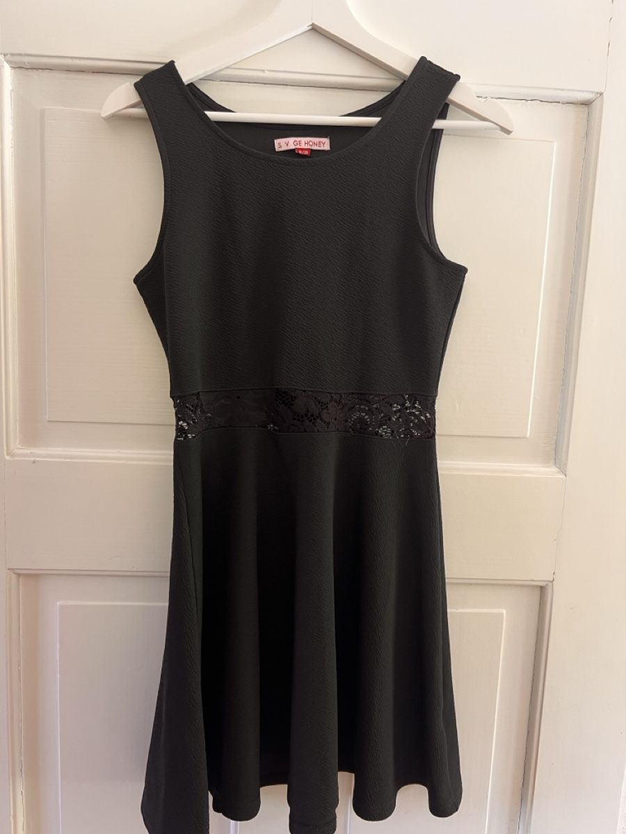 Kleider: Kleid schwarz Grösse M mit Spitze – Gebraucht aus Pieterlen von l.pro6