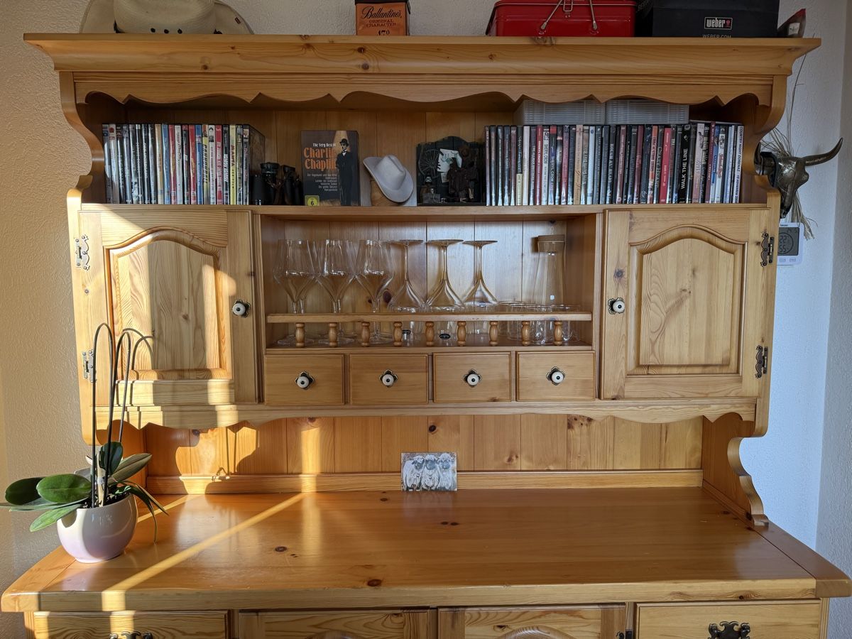 Büffets: Büffetschrank – Gebraucht aus Gampel von bbgain 1