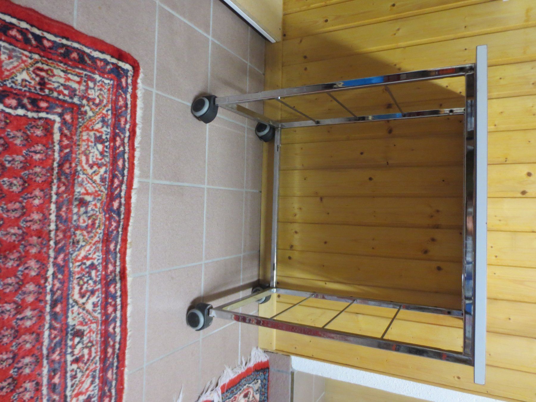 Tables: kleiner Tisch mit  Rollen – D'occasion à Horgen par hkek01 2