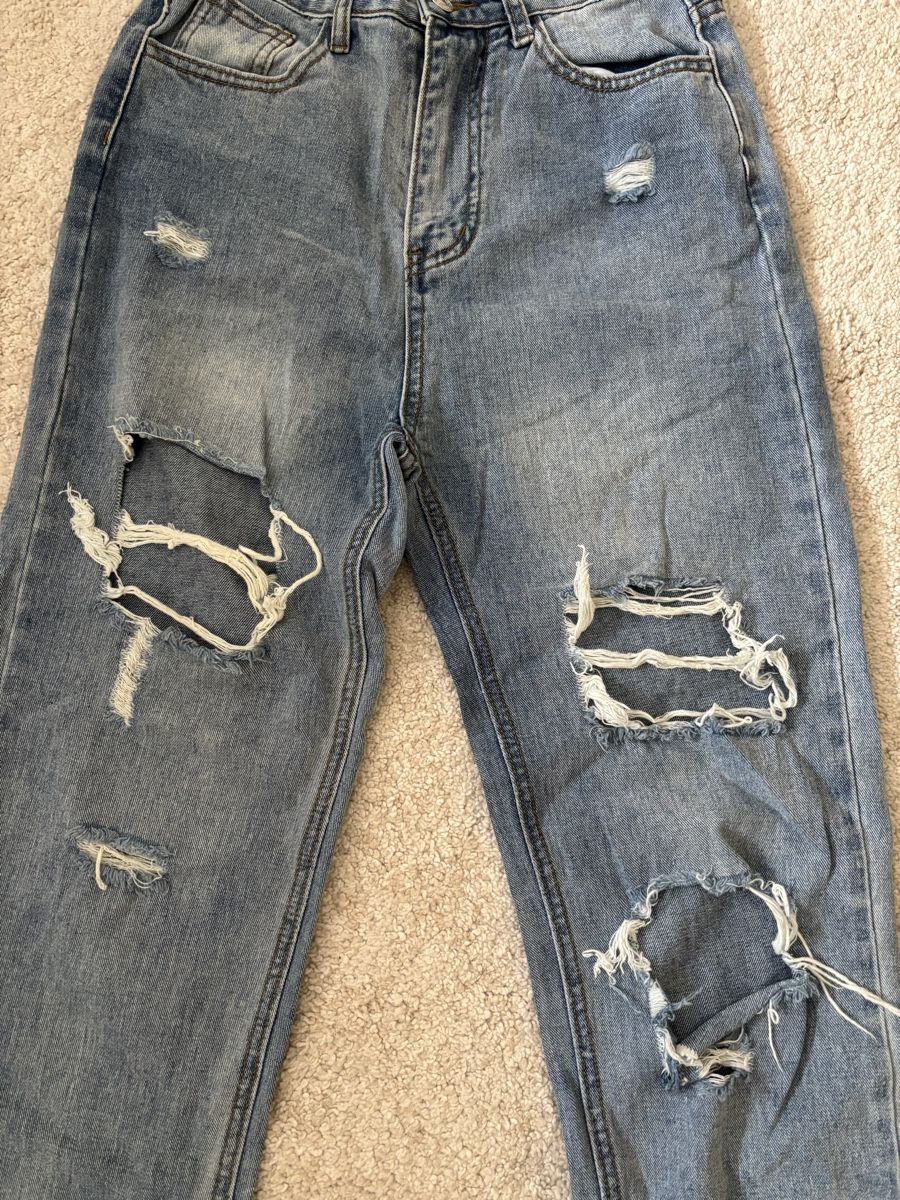 Shein Jeans: Shein Jeans mit Rissen, hellblau, Grösse S, Baumwolle – Usato da Basel venduto da mic_5258 1