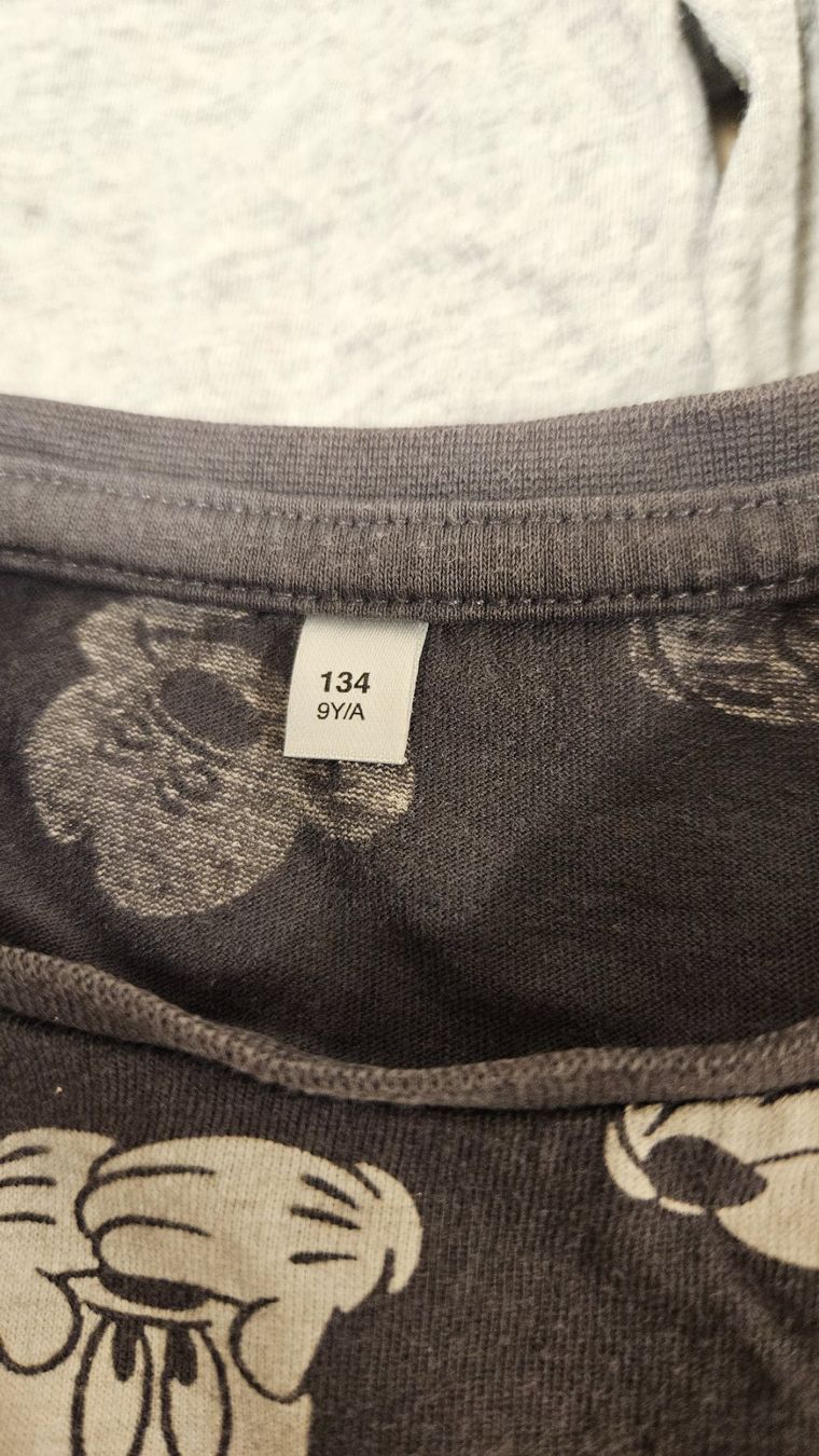 C&A Pigiami: Mickey Mouse Pyjama, Grösse 134, gebrauchten Zustand – Usato da Escholzmatt venduto da _die_Kaempferin 1