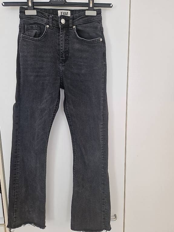 Pantaloni: High Waist Bootcut von Tally Weijl in Grösse 32 oder 152 – Usato da Olten venduto da mel_8vjv 3
