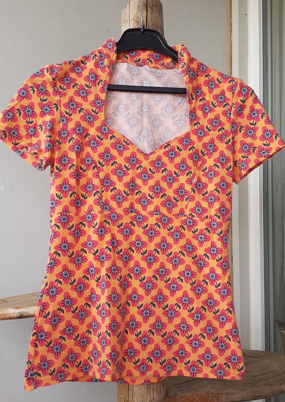 Blutsgeschwister Top: Blutsgeschwitsrer Top, M – Usato da Bern venduto da Solarsystem 8