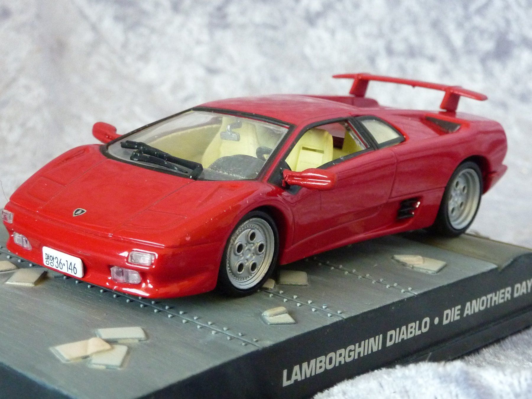 Lamborghini Modellini d'auto: Lamborghini Diablo James Bond  1:43 – Usato da Dürrenäsch venduto da modellautos4you