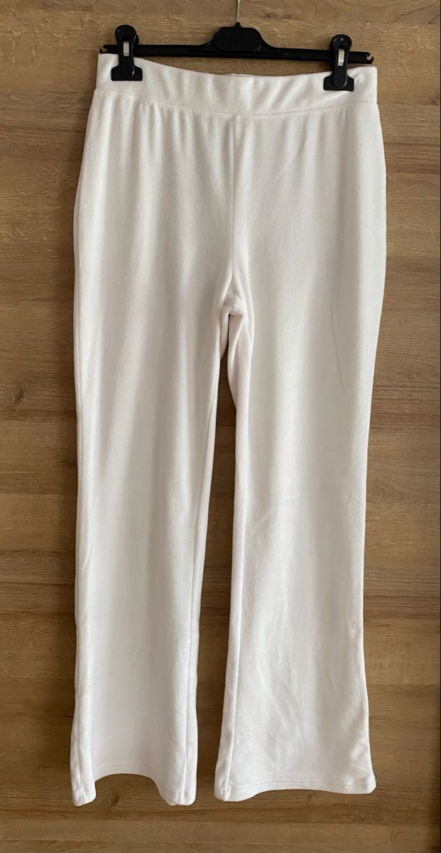 Pantaloni: Bequeme Hose Offwhite – Usato da Ennenda venduto da mar_kz98