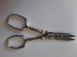 Ancienne petite PAIRE de CISEAUX de COUTURE