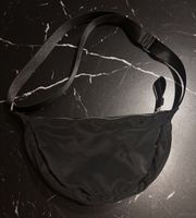 Schwarze Schultertasche – Nylon – Verstellbarer Gurt