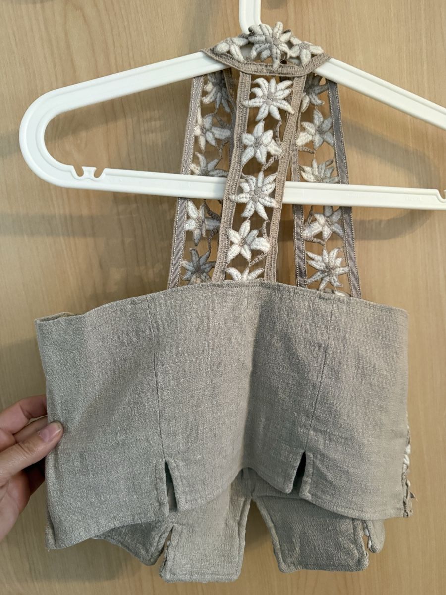 Top: Crop Top Blumenmuster beige Grösse S gebraucht – Usato da Zuzwil SG venduto da Boho-Style 3