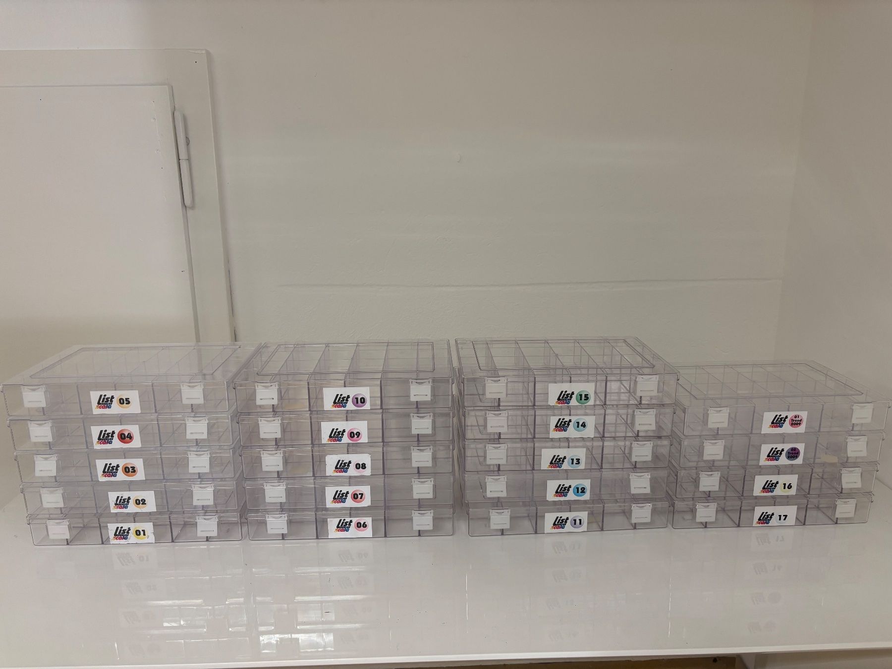Sonstige Dekorationen & Accessoires: 19 Stapelbare, Transparente Organizer – Gebraucht aus Wettingen von Wendemarket