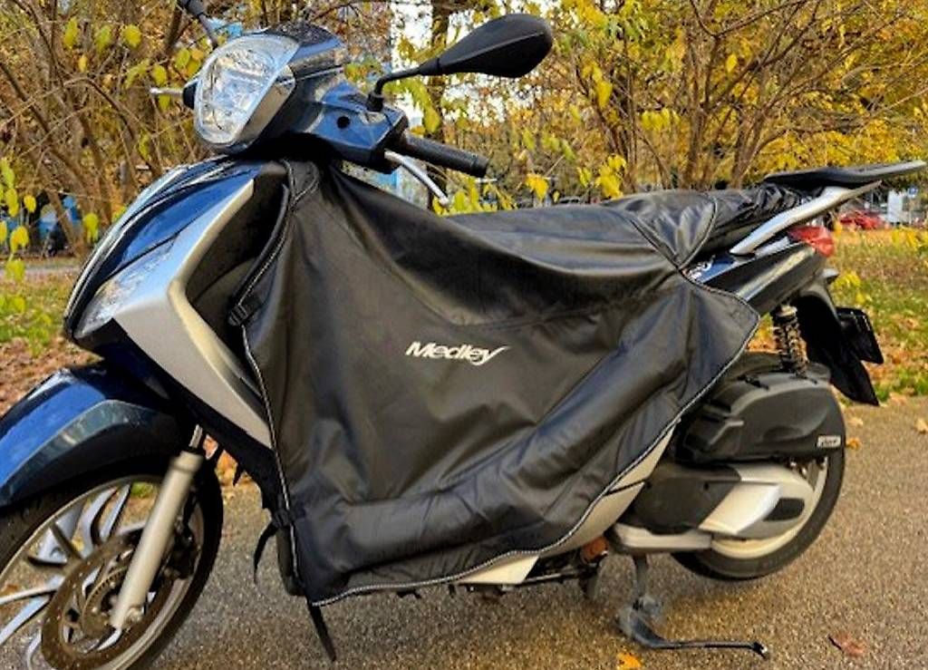 Piaggio Scooter: Tablier thermique pour scooter Piaggio – Nuovo (secondo la descrizione) da Genève venduto da ACRD