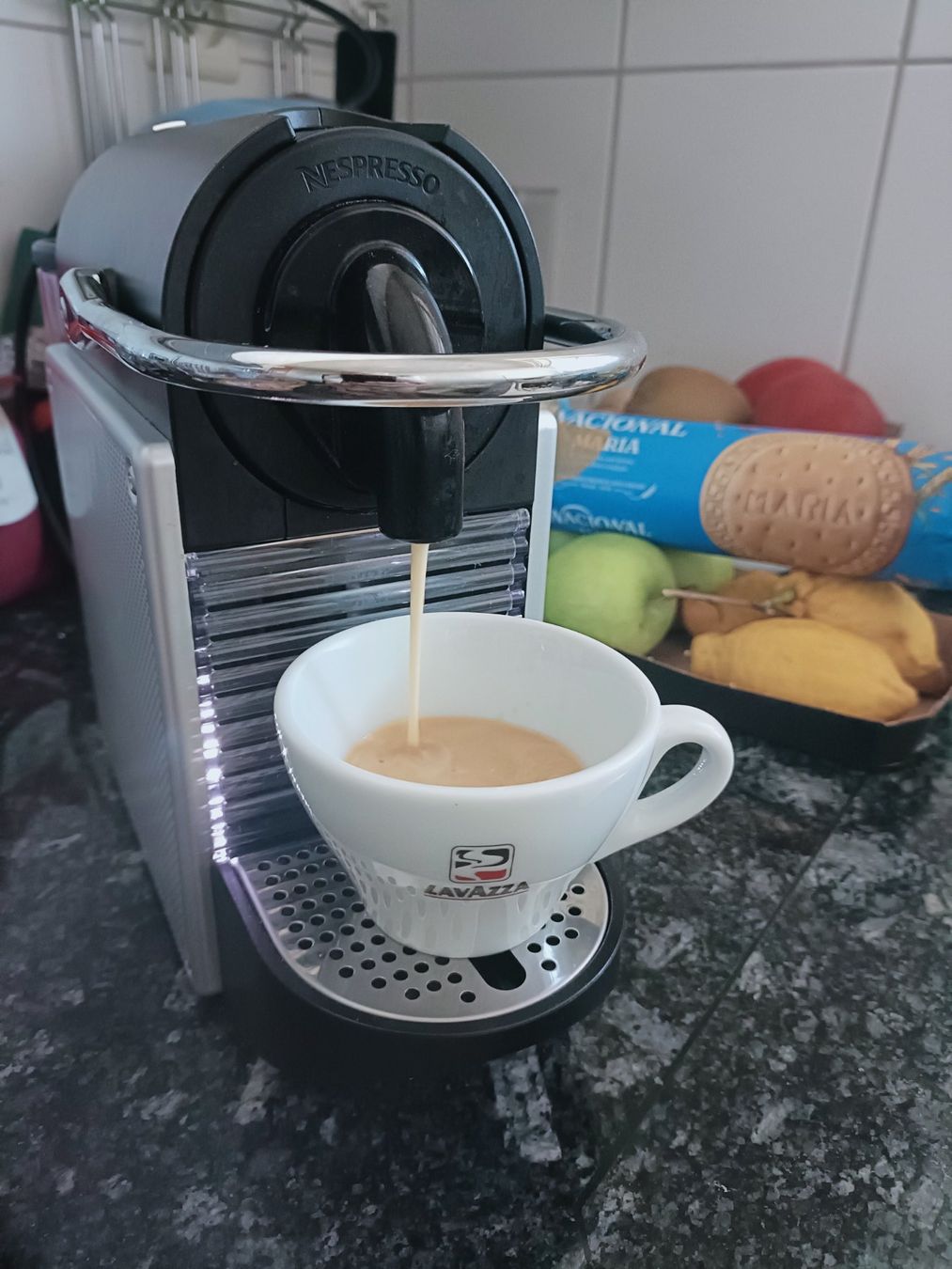 König Kaffeemaschinen & Espressomaschinen: KÖNIG PIXIE - "Nespresso" - Schöner Zustand - Made in Suisse – Gebraucht aus Rümlang von Platin-Cooper