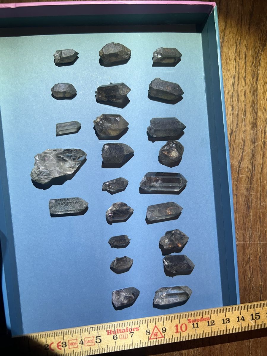 Mineralien & Heilsteine: Bergkristalle Spitzen – Gebraucht aus Bern von jetblack 1