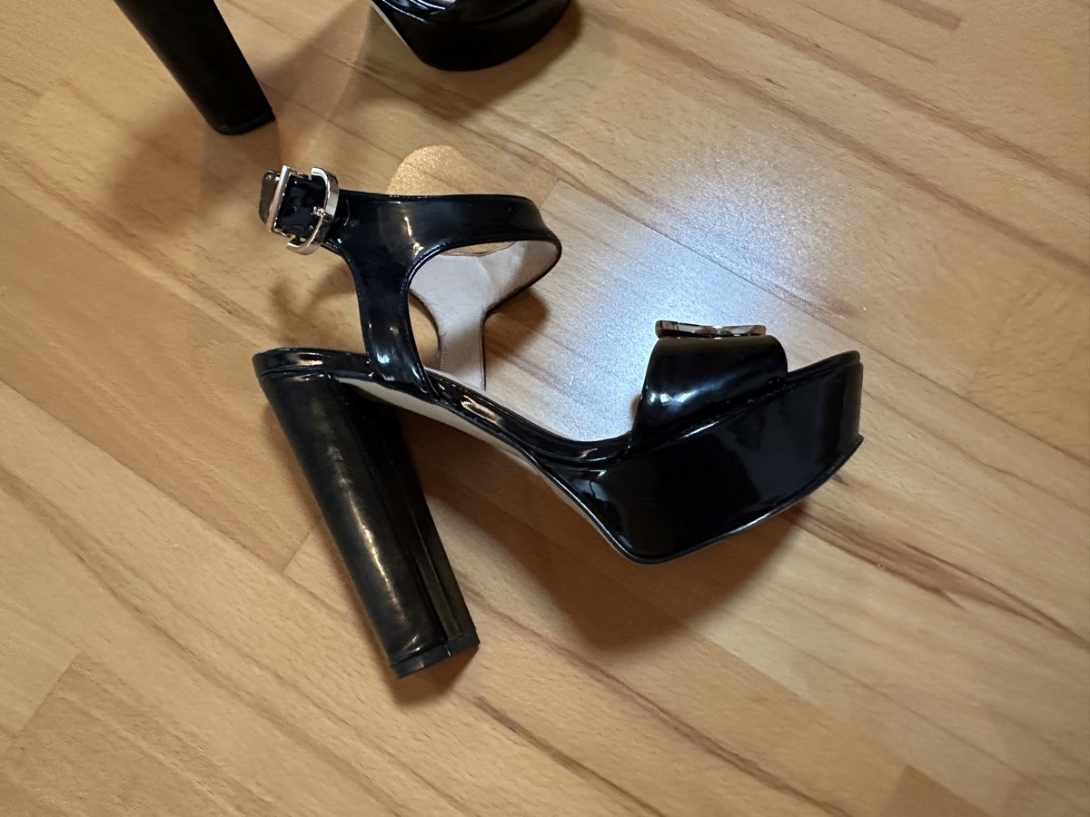 Guess Scarpe da donna: Sandale High Heels 35 Guess – Usato da Benken ZH venduto da eandras 2