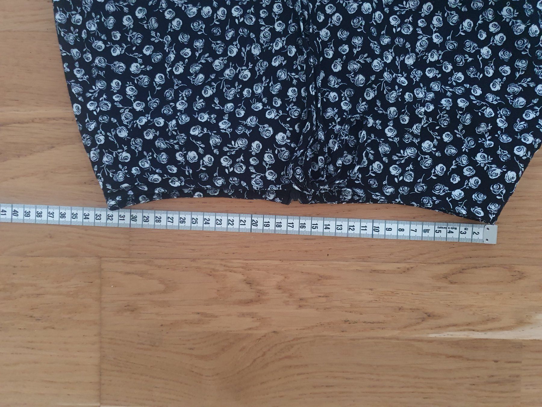 Gonne: Minirock schwarz weiss – Usato da Moosseedorf venduto da Sonnenschein.. 5