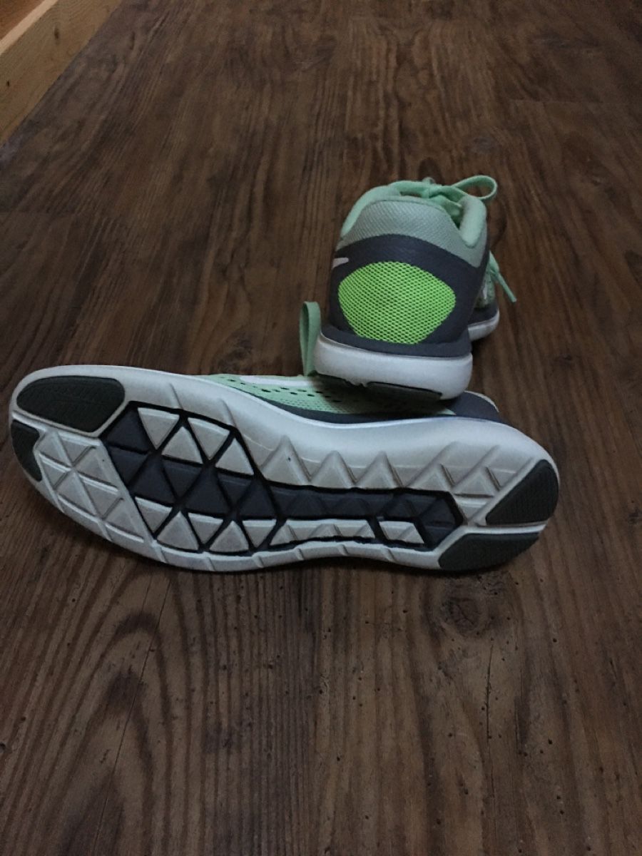 Scarpe da donna: Nike Flex Turnschuhe Grösse 39 Freizeitschuh  grün – Usato da Lauenen b. Gstaad venduto da Li-A8gut 3