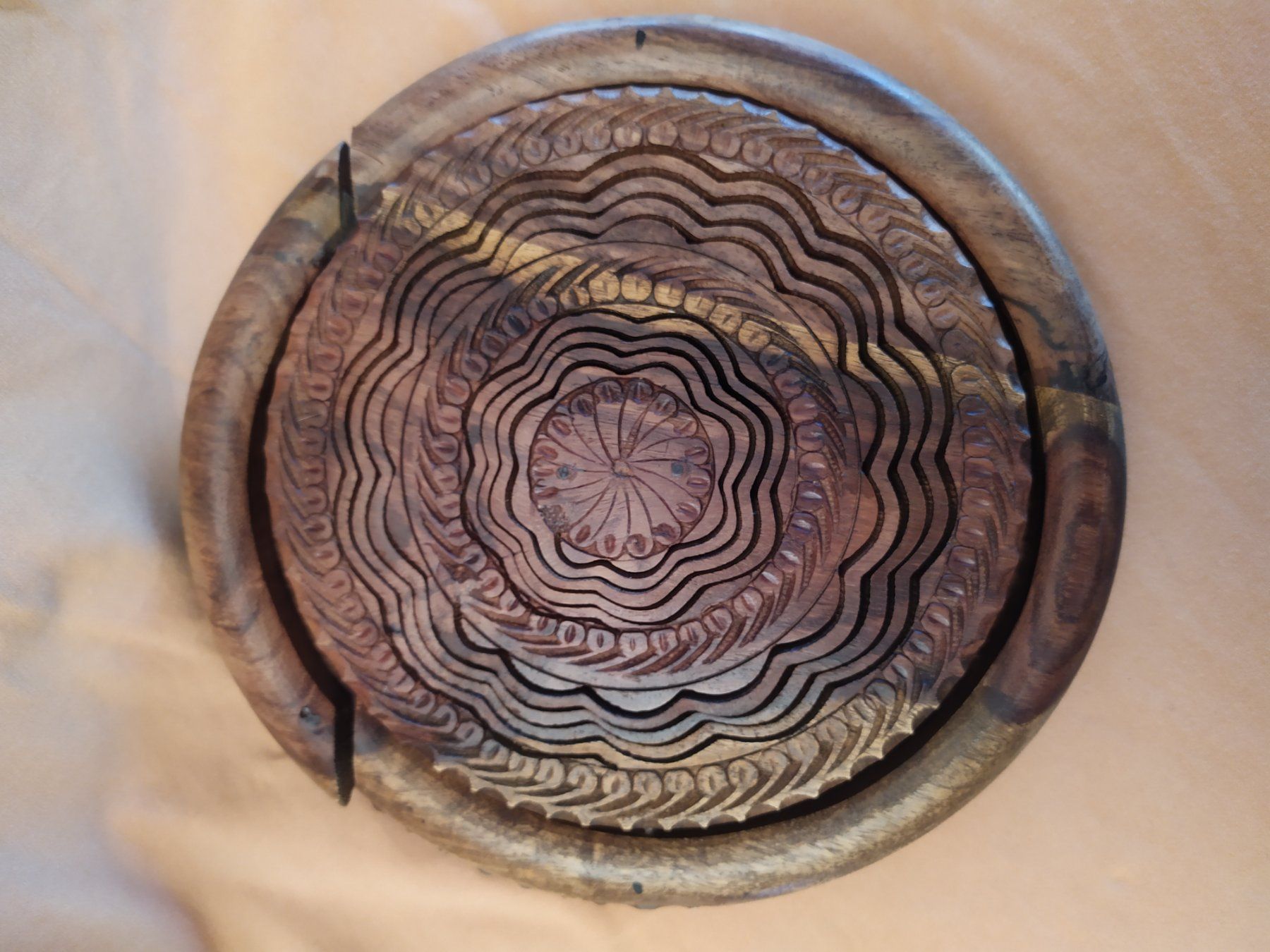 Articoli in legno: WOW!!! Eine ZUSAMMENFALTBARE Holzschale? – Usato da Aarau venduto da Unikumlis_ArtBrut 2