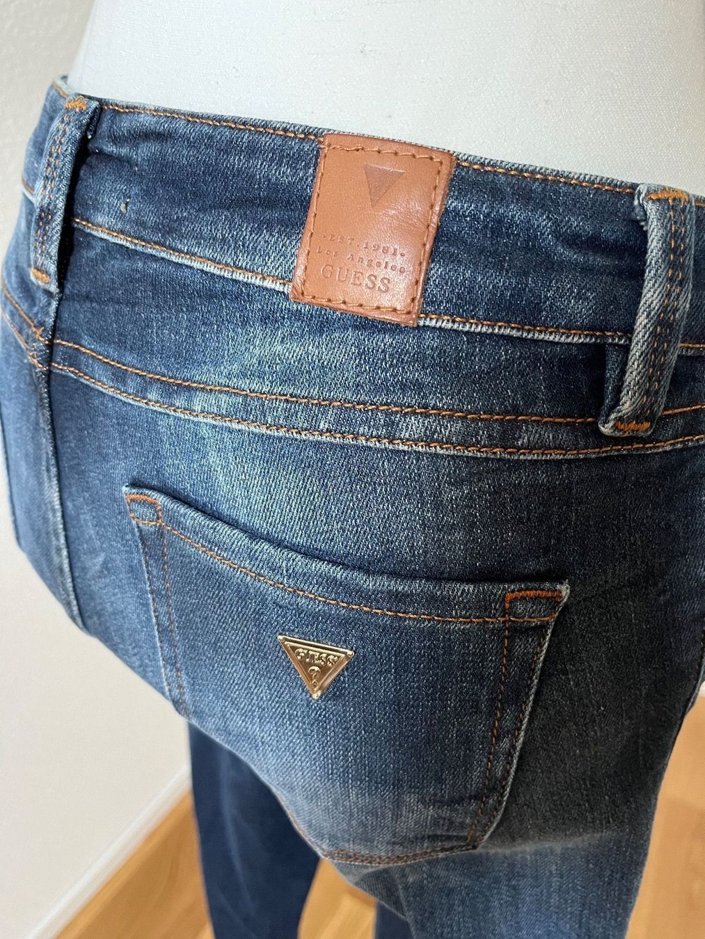 Guess Jeans: Guess Jeans Grösse 25 – Nuovo (secondo la descrizione) da Grafstal venduto da fynesong 4