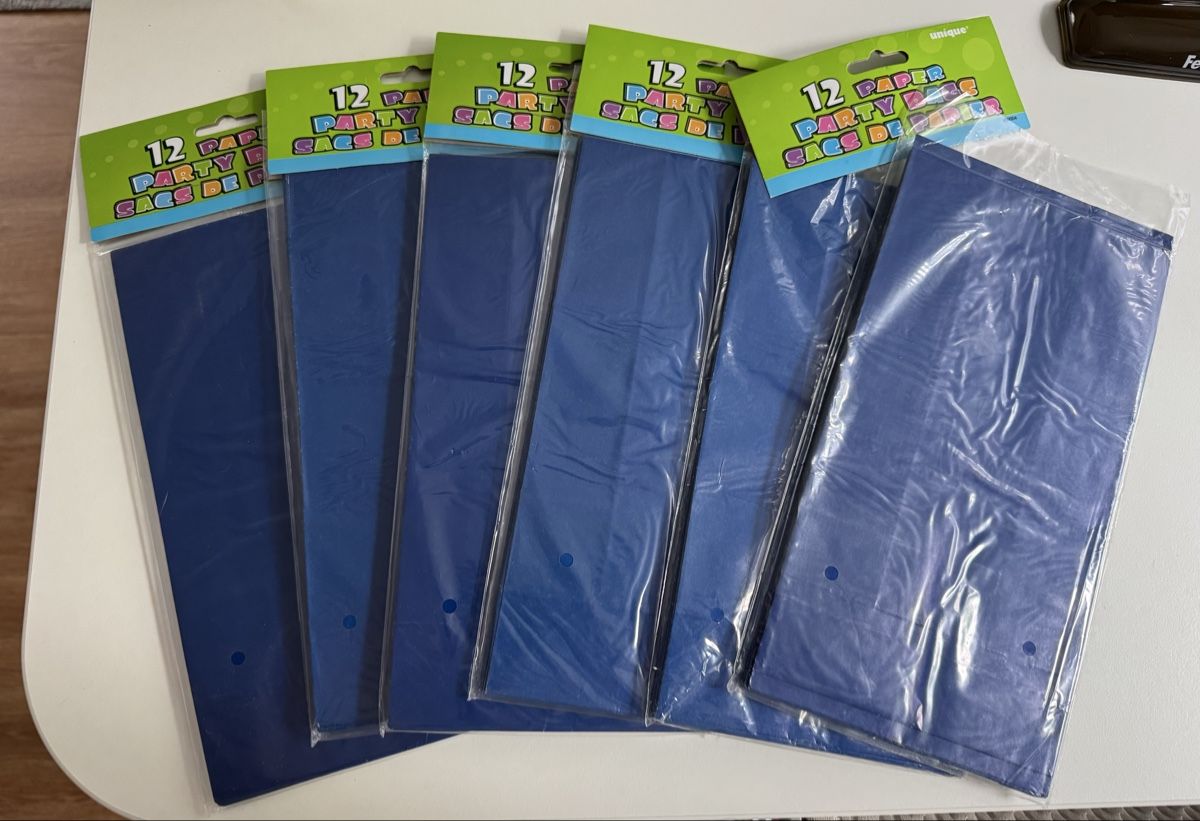 Carta: Papier Party-Tüten blau – Nuovo (secondo la descrizione) da Birmensdorf ZH venduto da VanMatterh0rn