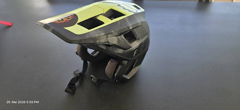 Caschi: Kindervelohelm FOX – Usato da Frasnacht venduto da Sapollo