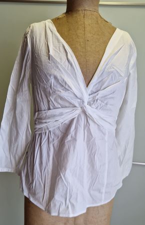 Elegante weisse Bluse mit Knoten-Detail, Grösse M-L - Top!