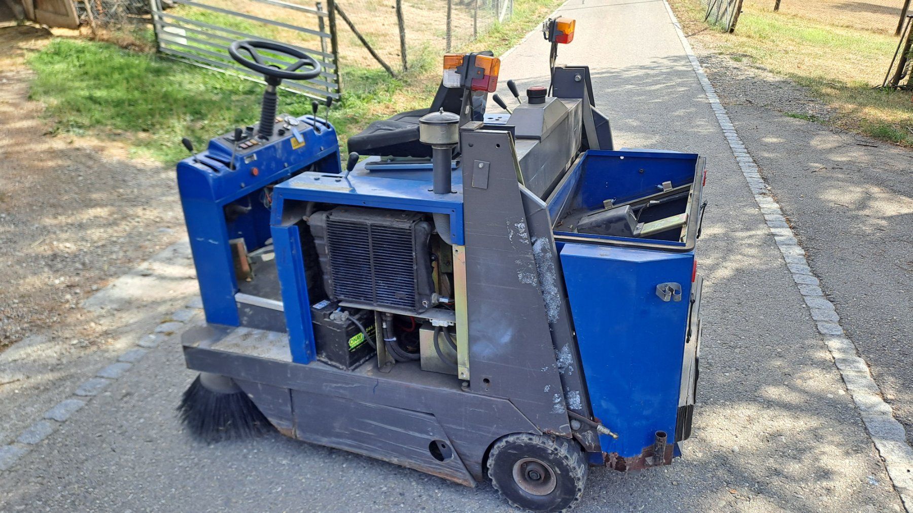 Tutte le macchine: Wischmaschine, Hydrostat, Pulimat – Difettoso da Oberrohrdorf venduto da Steffzg 1