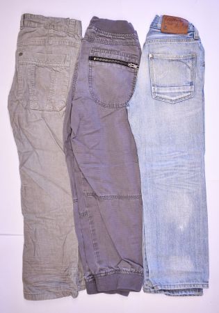 Kinder / Jungen Hosen Jeans Paket 3 Stk. Grösse 128 cm