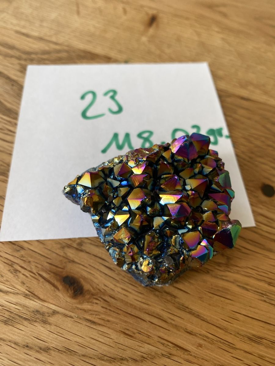 Pietre preziose: Aura Titanium Amethyst Cluster – Usato da Flawil venduto da Naphtali