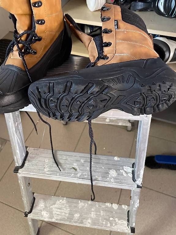 Scarpe da uomo: Bottes Cortina d'hiver taille 40 – Usato da Sonceboz-Sombeval venduto da msap 1