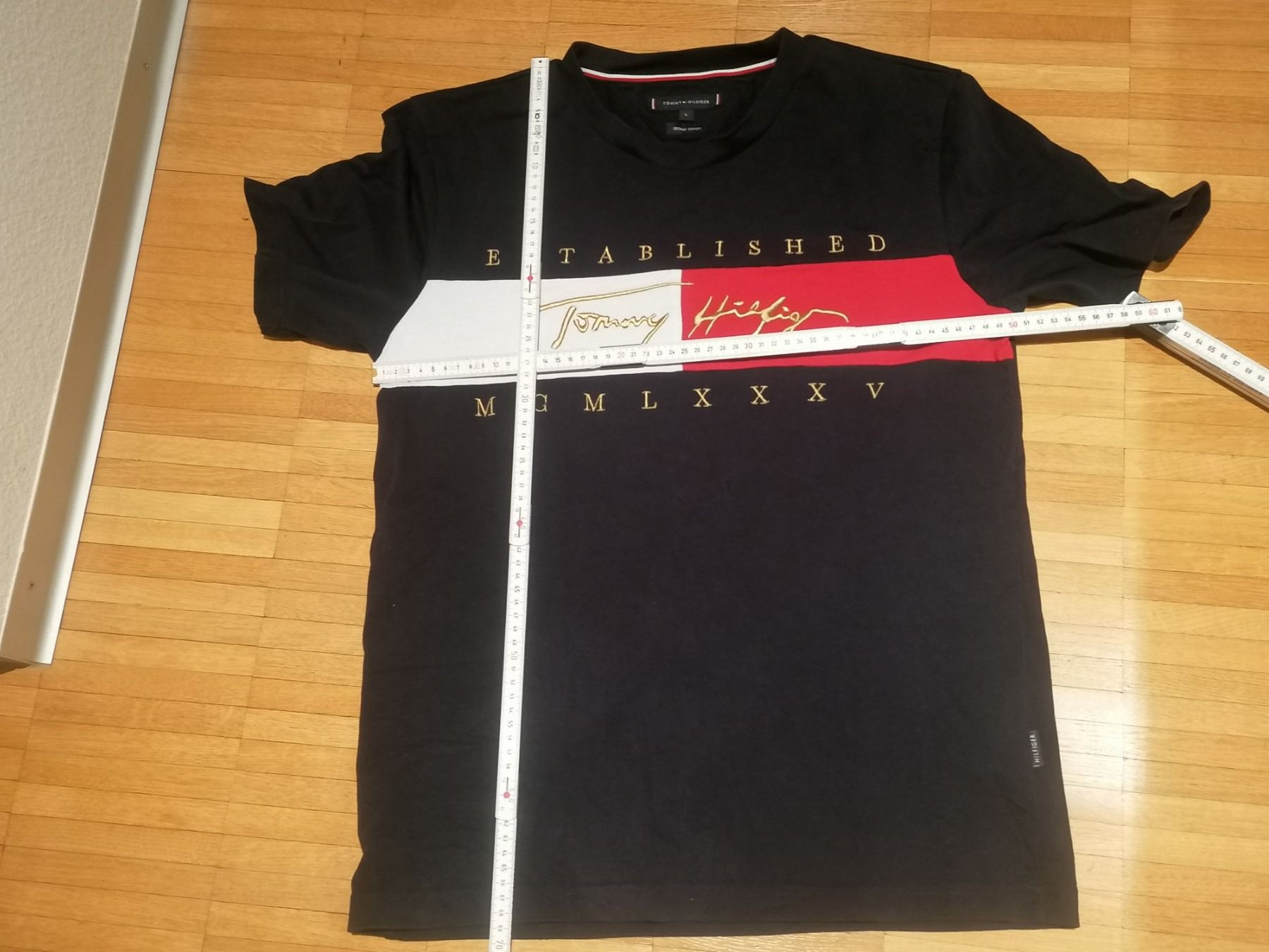 Tommy Hilfiger T-shirt: Tommy Hilfiger T-Shirt – Usato da Laufenburg venduto da megane1959 1