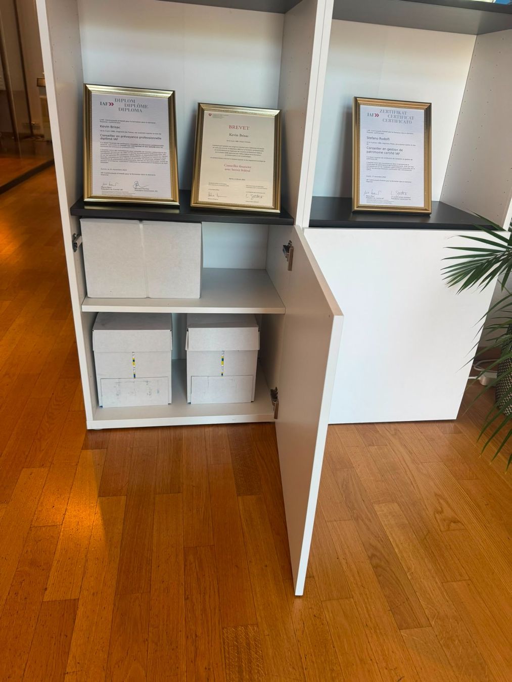 Ikea Scaffali: Étagère / Bibliothèque IKEA blanche avec rangements fermés – Usato da Grand-Lancy venduto da fro_69fs 2