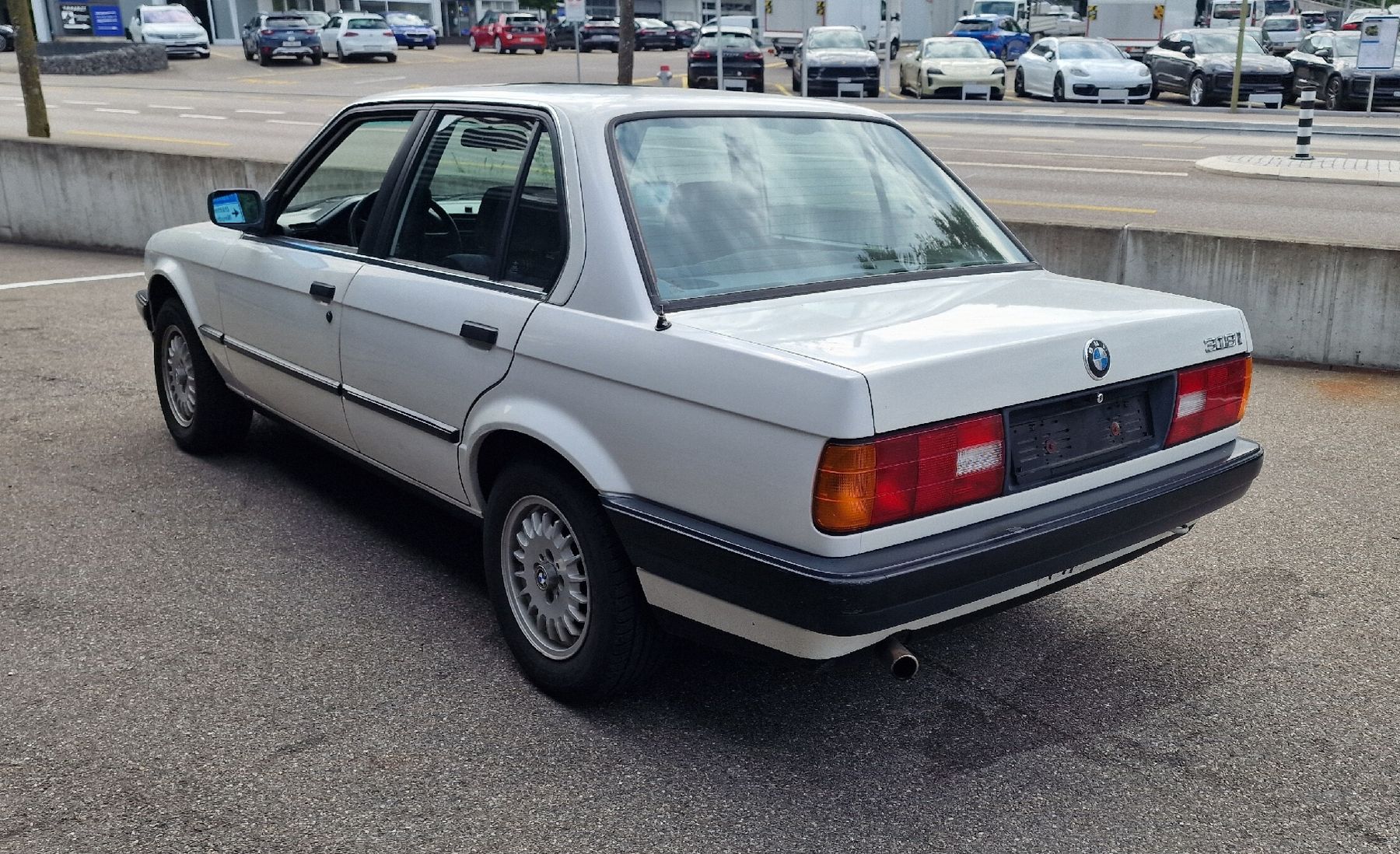 BMW Automobili: BMW E30 318i – Usato da Rafz venduto da raphael98 5