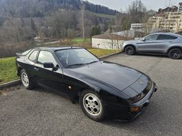 Porsche 944