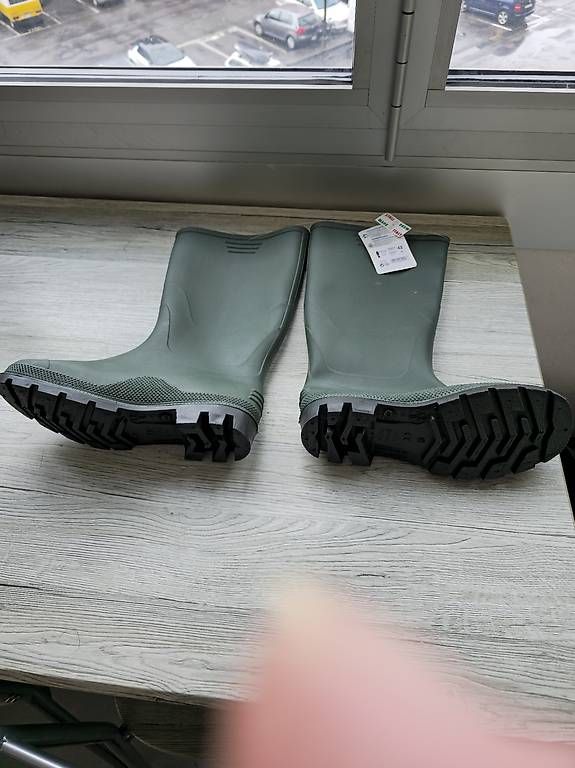 Scarpe da donna: Bottes de pluie où jardinage  – Usato da Grand-Lancy venduto da nor_ltq8 3