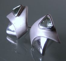 Rhodinierte Silber 925 Ohrstecker mit Spinell 13 mm