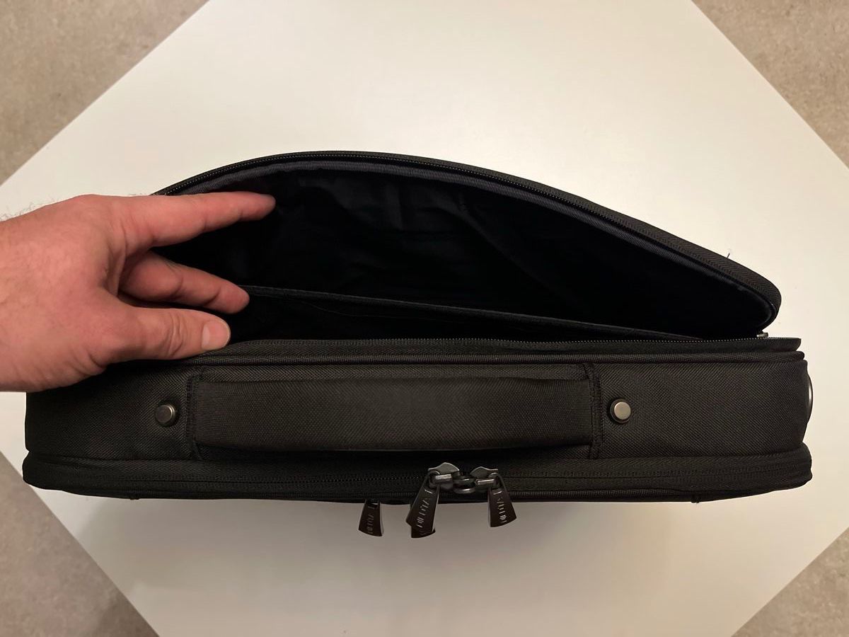 Valises & Sacs: Laptoptasche Dikota NEU – Neuf avec emballage d'origine à St. Gallen par 1t5045 4
