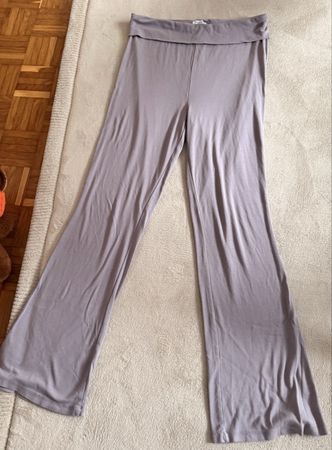 Clockhouse Hose, GR. XL, Lila, Top Zustand!