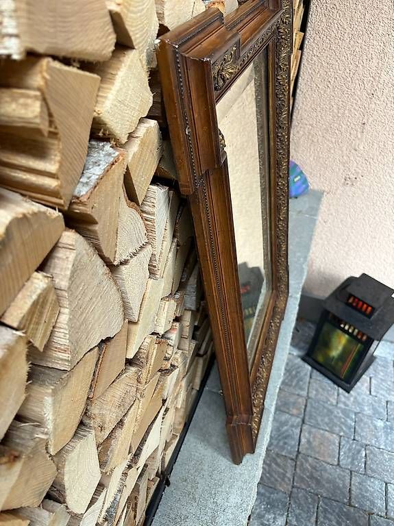 Specchi: Antiker Spiegel mit geschnitztem Holzrahmen – Usato da Kriens venduto da buehlei 2