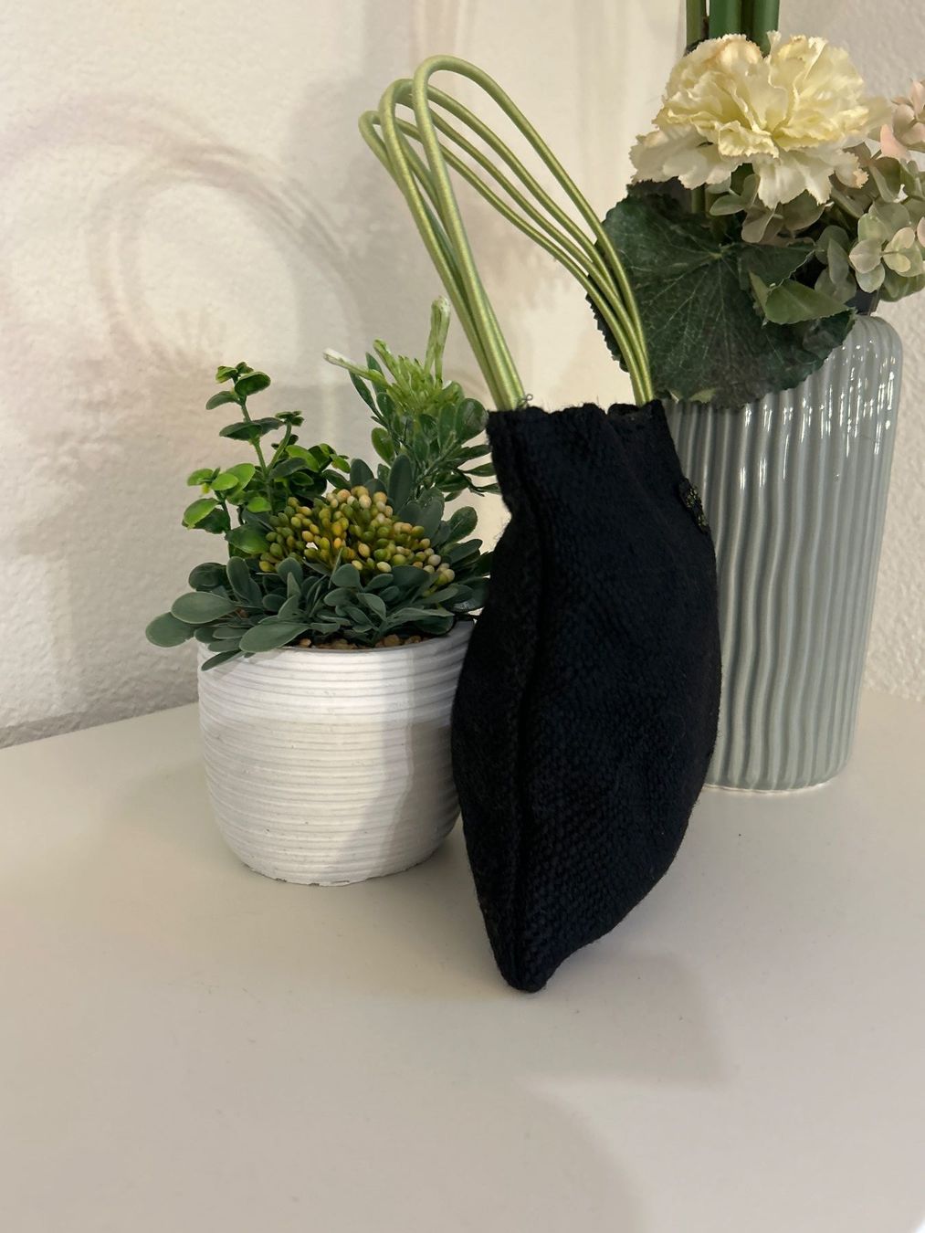 Borse da donna: Kleine Handtasche schwarz mit Applikation, – Usato da Brunnen venduto da Nala2929 1