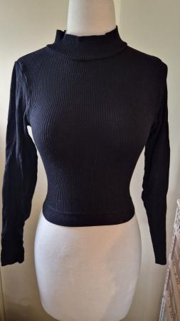 Schickes Rollkragentop, gerippt, schwarz, Grösse XS/s