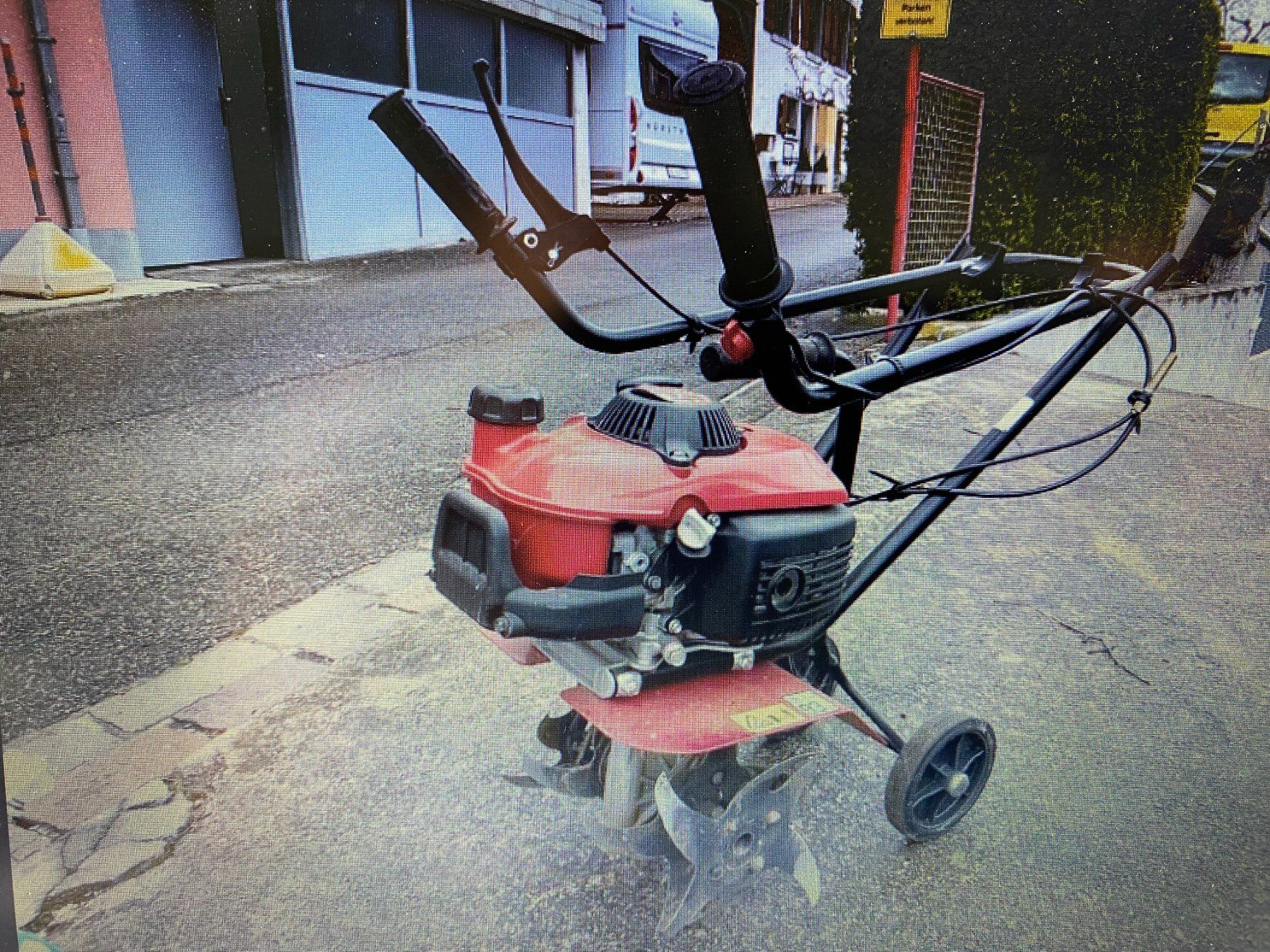 Honda Tutte le macchine: Honda Benzin Gartenhacke – Usato da Emmetten venduto da Nando21