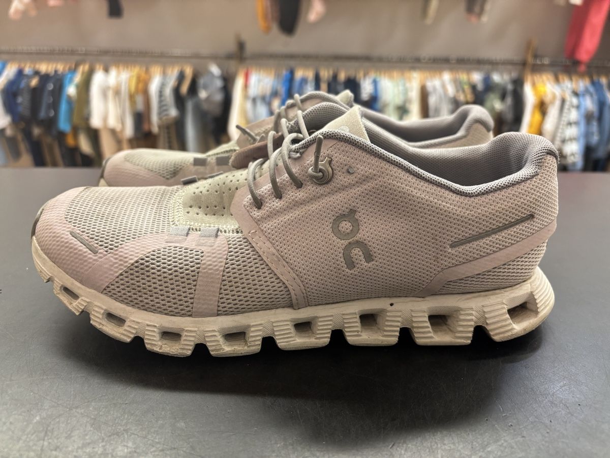 On Damenschuhe: On Cloud Laufschuhe, Grösse 38 – Gebraucht aus Büren an der Aare von Nikito2001