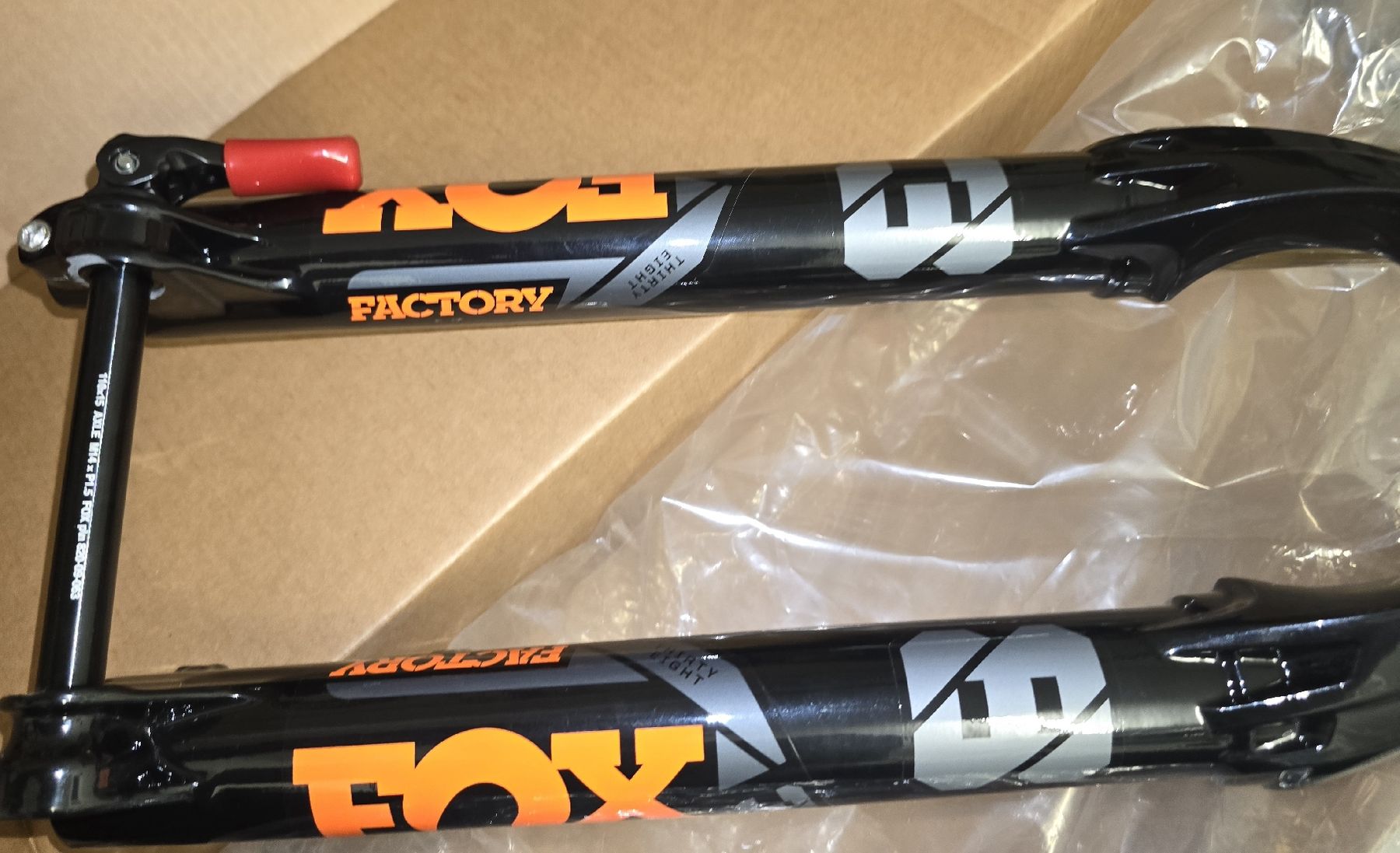 Fox Pezzi di ricambio: FOX FLOAT 27.5" FS e-Bike 38 Grip2 Federgabel – Nuovo e nell'imballaggio originale da Wangs venduto da Restposten.Garage 3