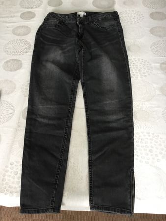 Schwarze Jeans gebleicht gr.38 Marke H&M