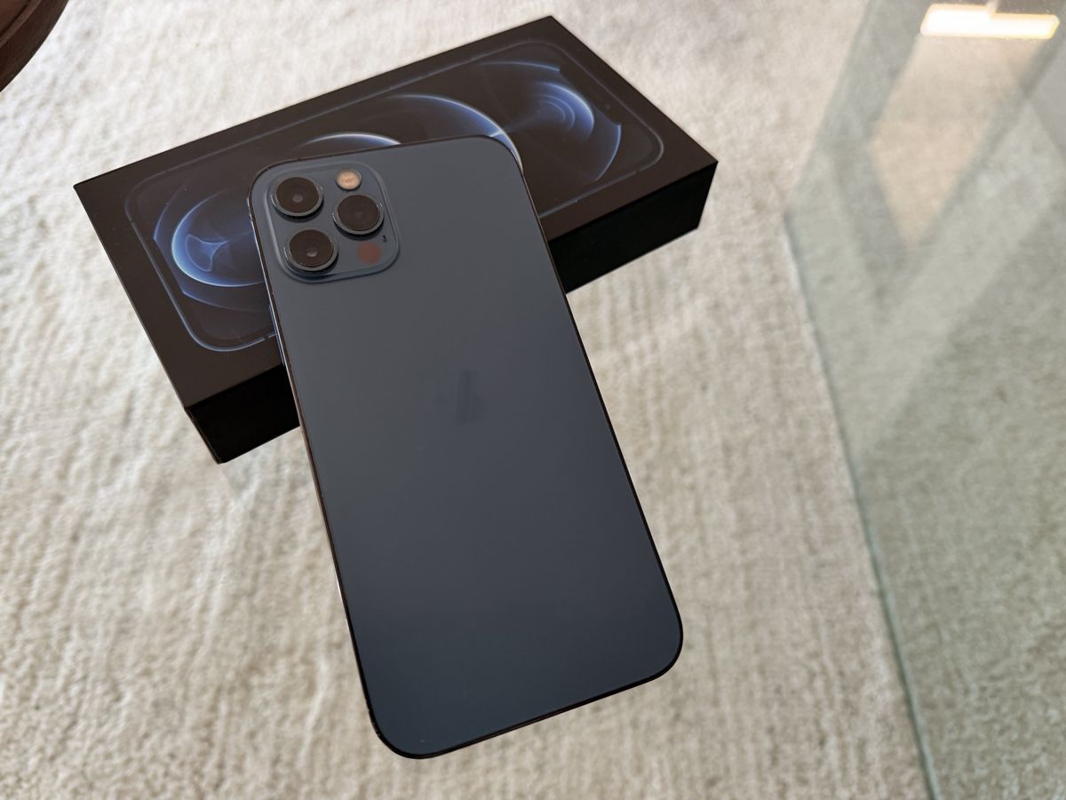 Apple Telefoni cellulari / Smartphones: iPhone 12 Pro, Pacific blue, 128 GB – Usato da Holziken venduto da dar_8n89 2