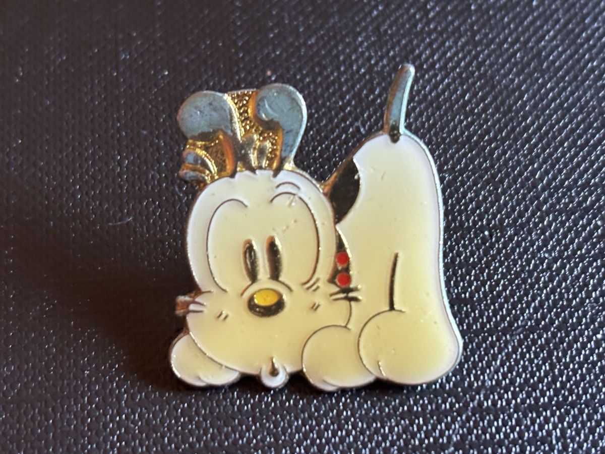 Placchette & Badge: Pin Comic – Usato da Lützelflüh-Goldbach venduto da NicoleL.