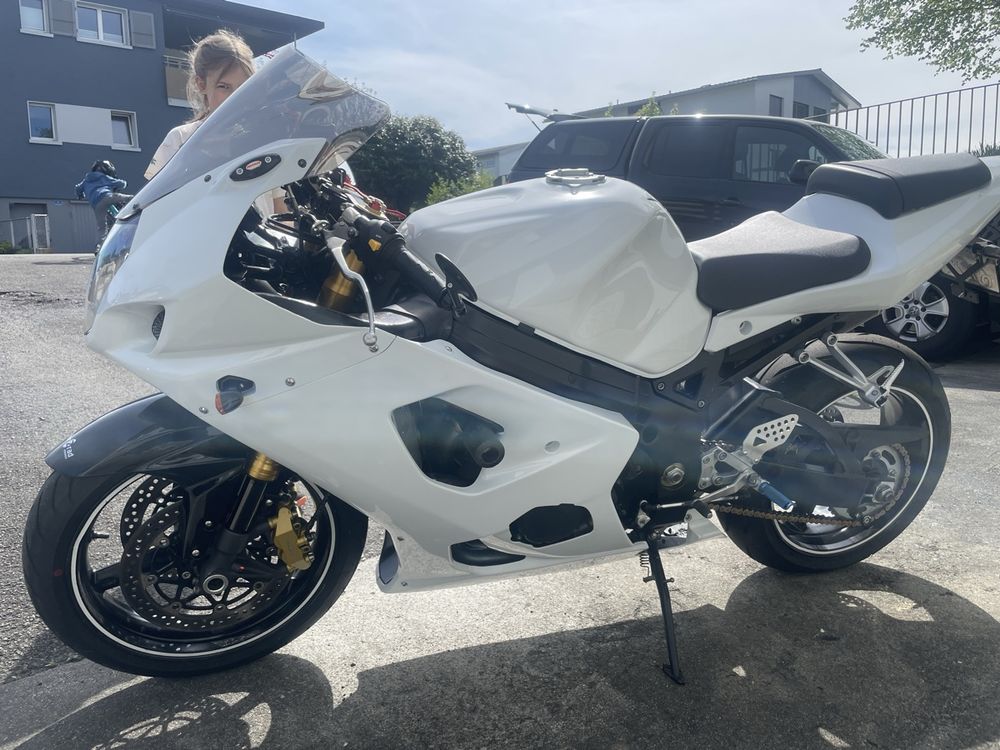 Suzuki Strada: Suzuki GSX-R 1000 mit diversem Zubehör – Usato da Inwil venduto da bad.gregi 1