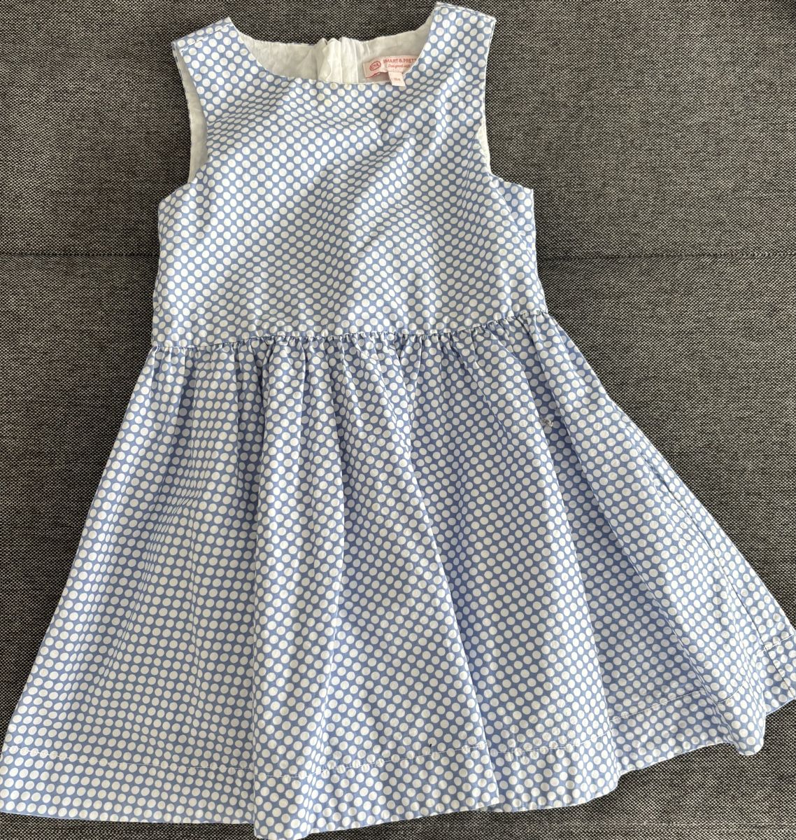 Vestiti & Gonne: Sommerliches Mädchenkleid mit Pünktchen, Grösse 104 – Usato da Jegenstorf venduto da Annina0506